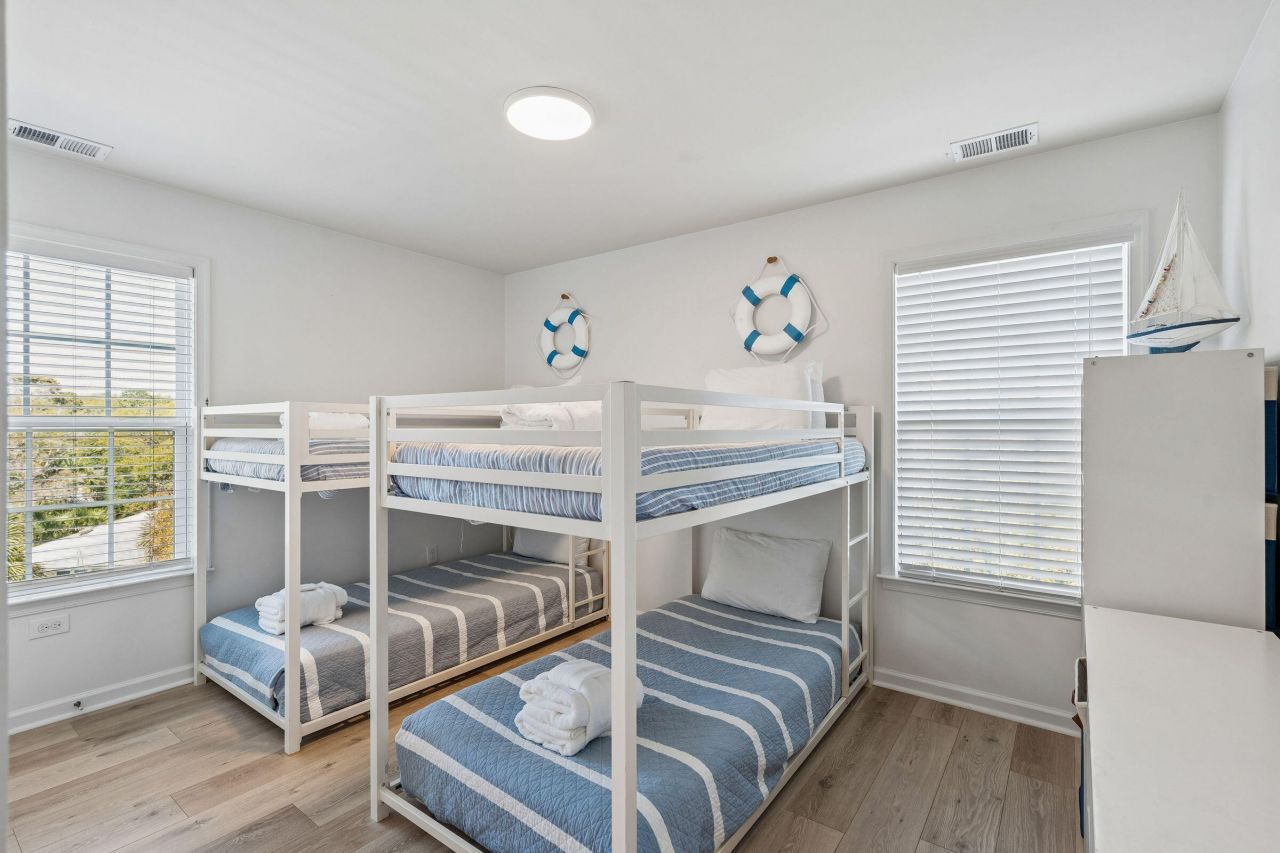 214 W Cooper Photo 53