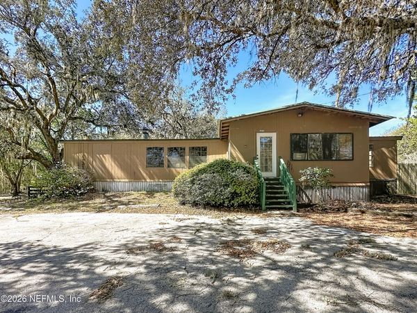 1375 STATE ROUTE 100, Melrose, FL 32666