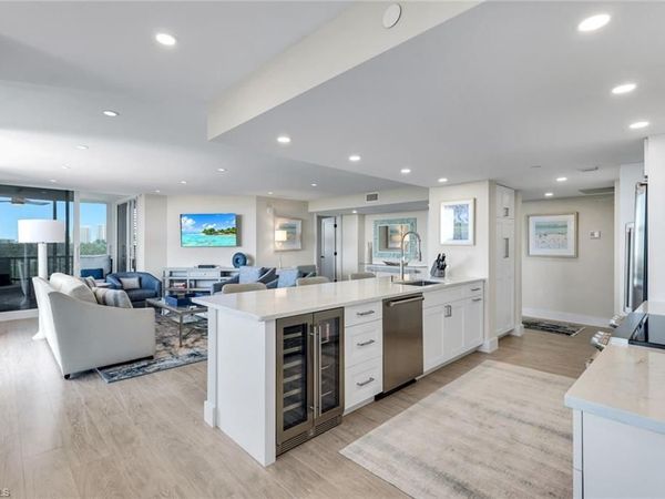 6101 Pelican Bay BLVD, Unit 305, NAPLES, FL 34108