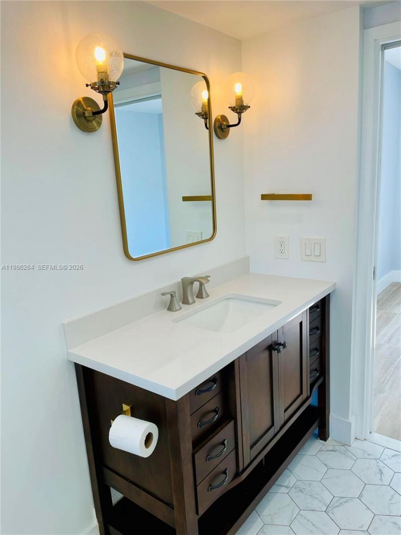 900 NE 18th Ave , Unit 206, Fort Lauderdale, FL 33304 Photo