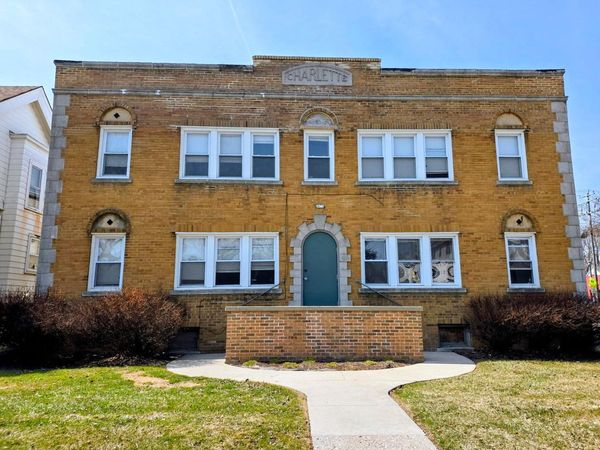 1027 E Center STREET, Milwaukee, WI 53212