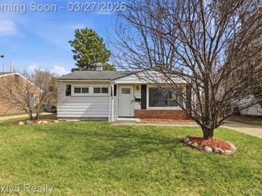 21950 Coolidge Highway, Oak Park, MI 48237