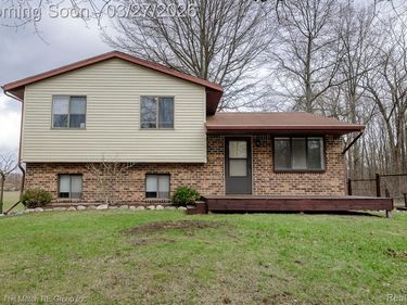 21775 Clemmons Court, Sumpter Twp, MI 48111