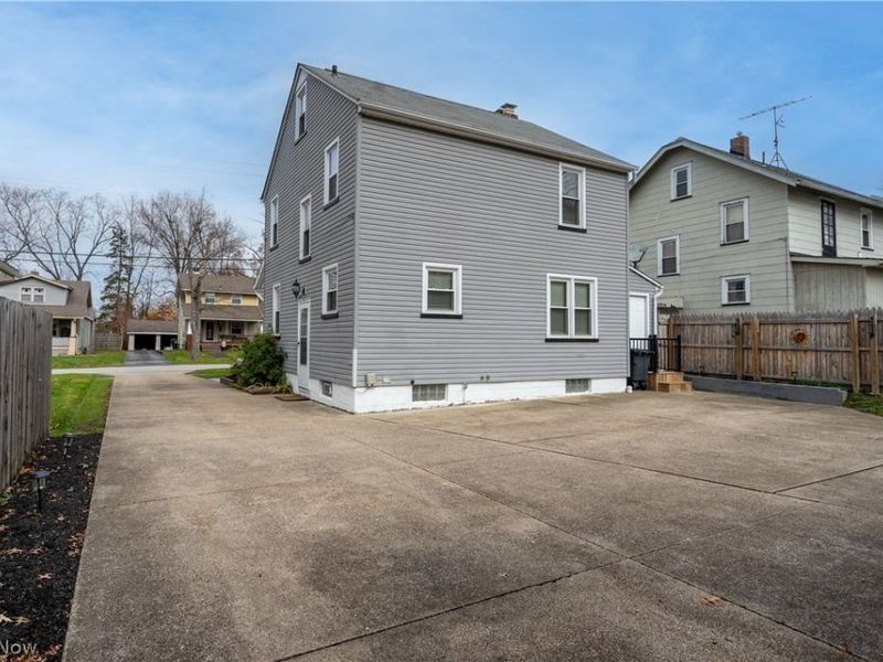 1524 Hollywood Street NE, Warren, OH 44483 Photo 9