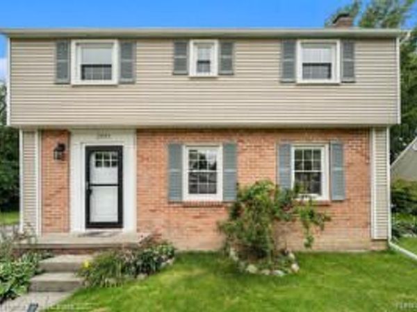 2611 Colrain Drive, Waterford, MI 48328