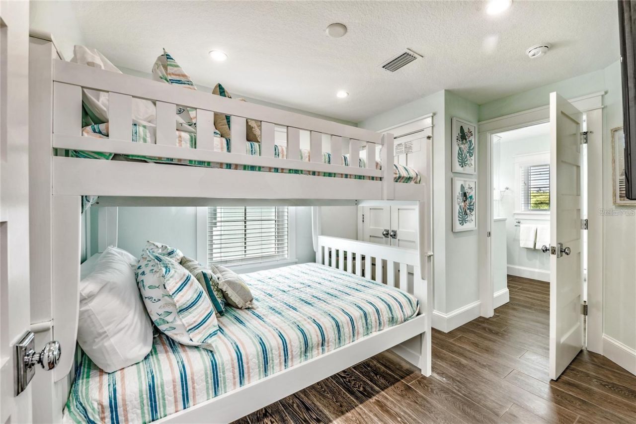 336 Avenida De Mayo, Sarasota, FL 34242 Photo