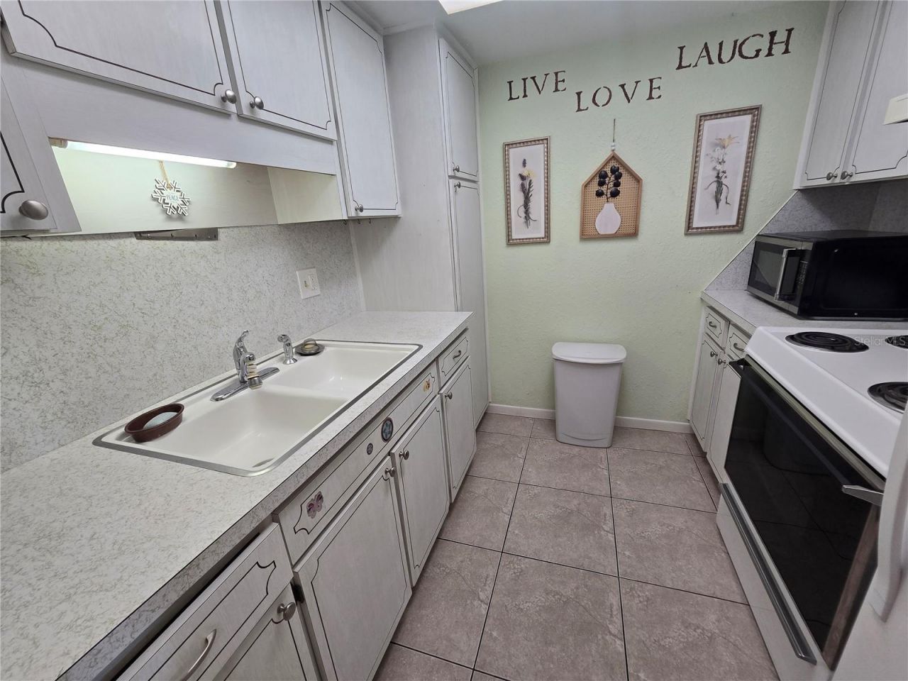 6044 22nd Avenue N, Unit 2, Saint Petersburg, FL 33710 Photo