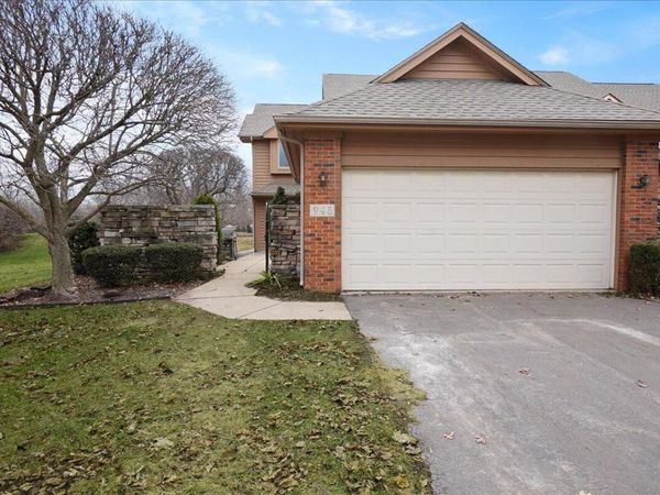 948 Cornwallis Lane, Munster, IN 46321