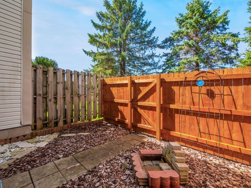 233 Glenkirk Drive, Unit 107B, Blacklick, OH 43004 Photo 22