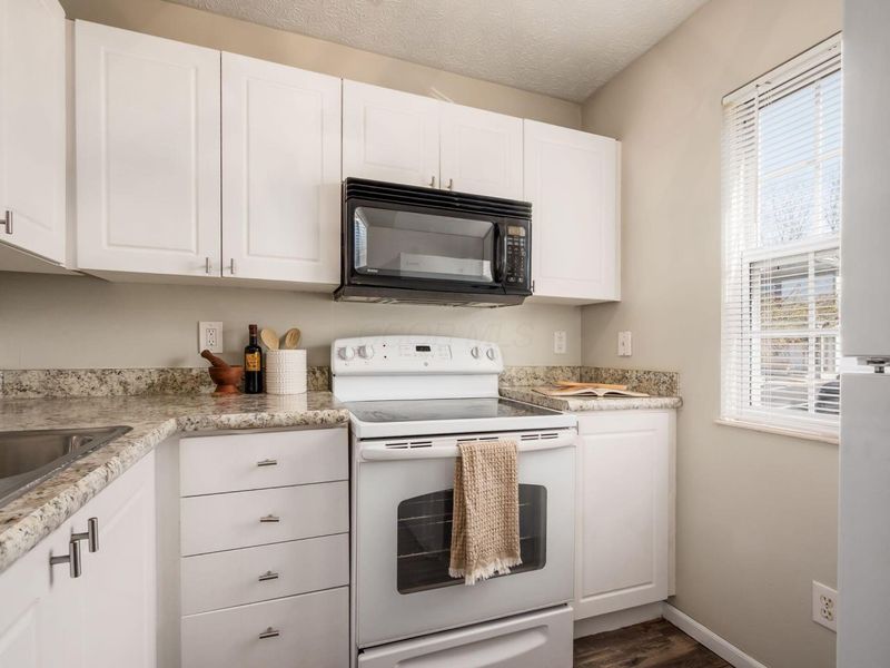 233 Glenkirk Drive, Unit 107B, Blacklick, OH 43004 Photo 9