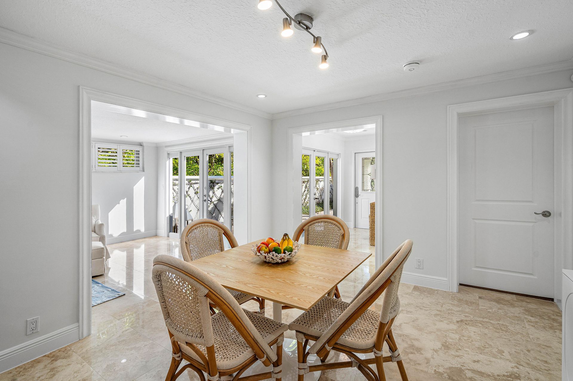 820 Palm Trail, Delray Beach, FL 33483 Photo