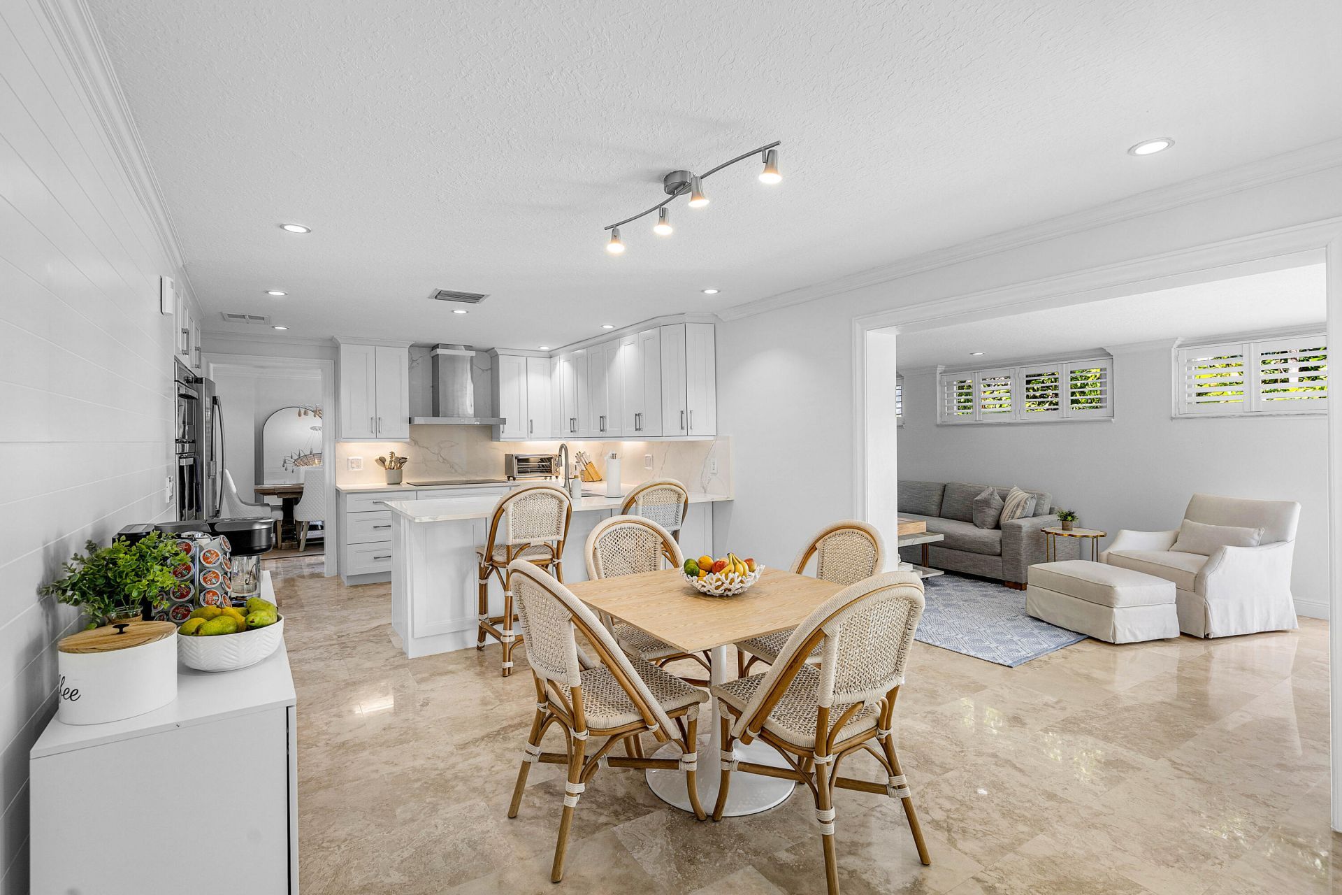 820 Palm Trail, Delray Beach, FL 33483 Photo