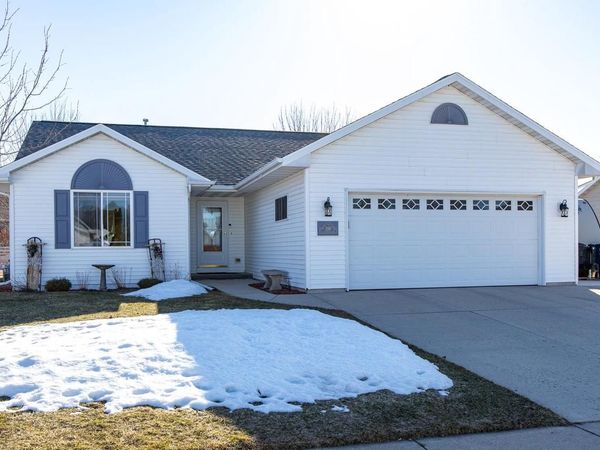 286 GOLDENROD DRIVE, Omro, WI 54963