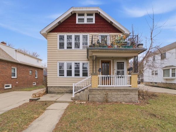 2225 S 82nd STREET, West Allis, WI 53219