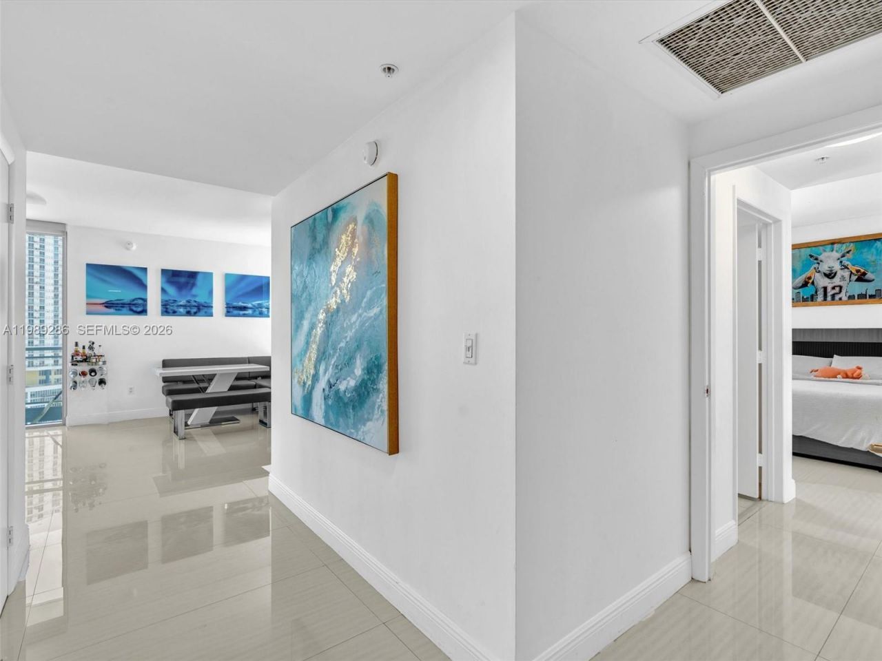 90 SW 3rd St , Unit 2013, Miami, FL 33130 Photo