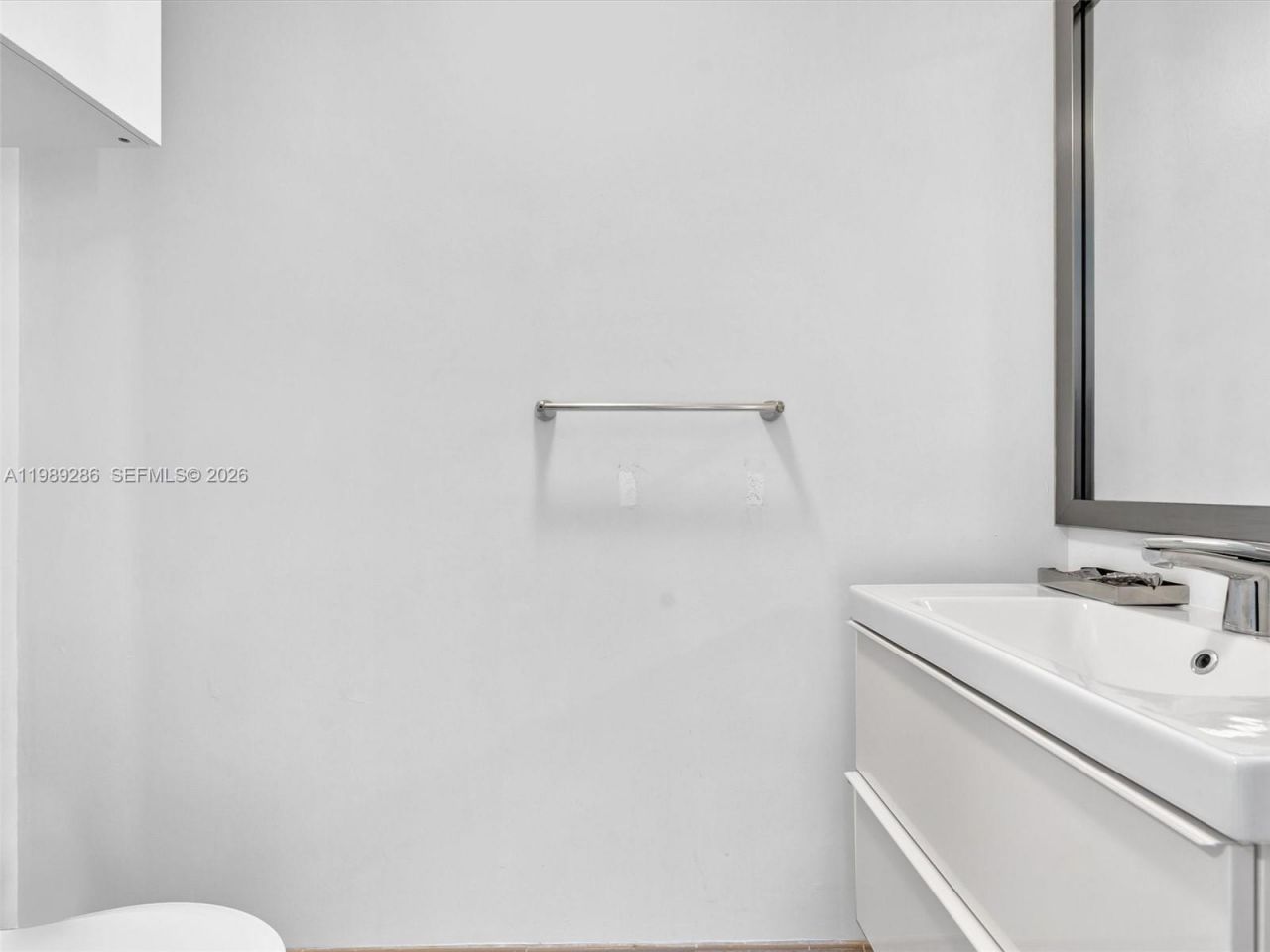 90 SW 3rd St , Unit 2013, Miami, FL 33130 Photo