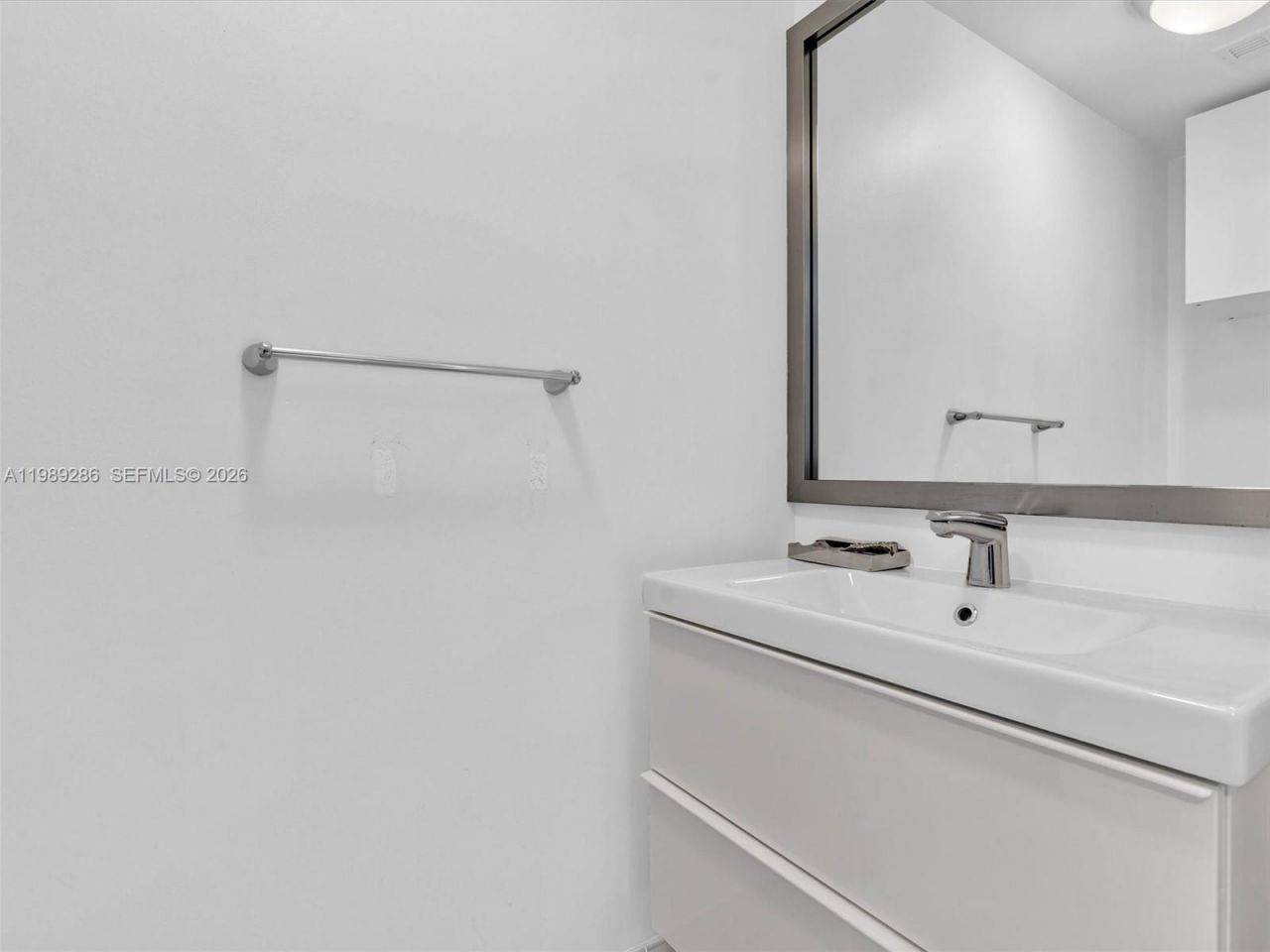 90 SW 3rd St , Unit 2013, Miami, FL 33130 Photo