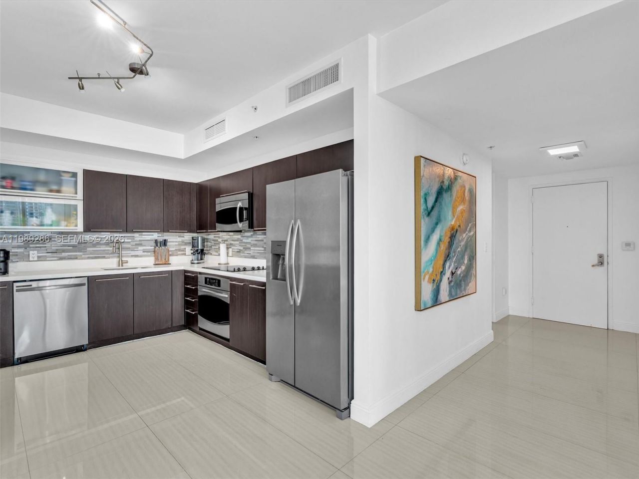 90 SW 3rd St , Unit 2013, Miami, FL 33130 Photo