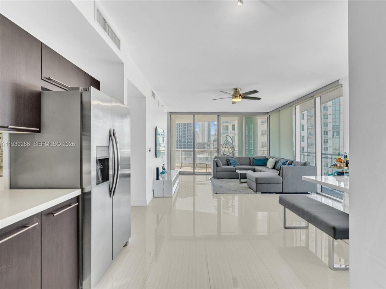 90 SW 3rd St , Unit 2013, Miami, FL 33130 Photo