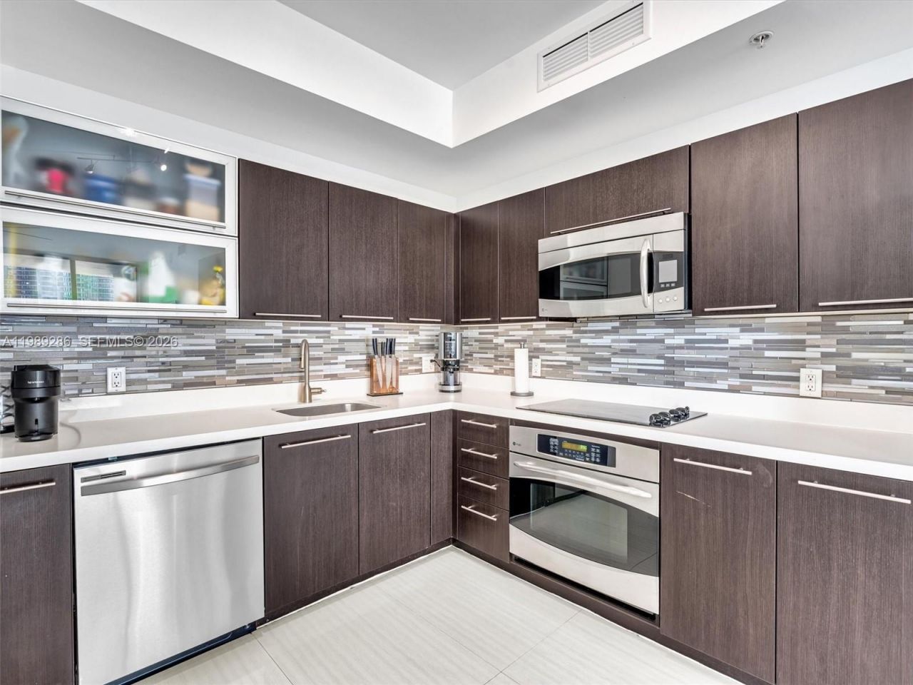 90 SW 3rd St , Unit 2013, Miami, FL 33130 Photo