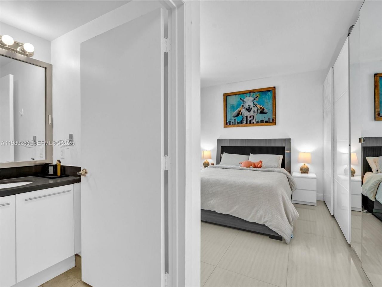 90 SW 3rd St , Unit 2013, Miami, FL 33130 Photo