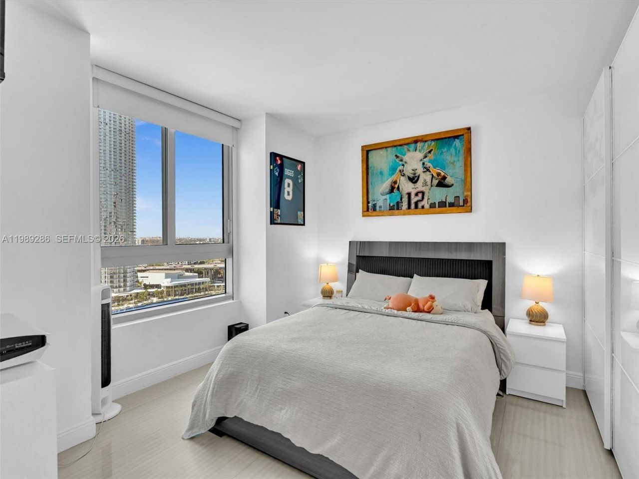 90 SW 3rd St , Unit 2013, Miami, FL 33130 Photo