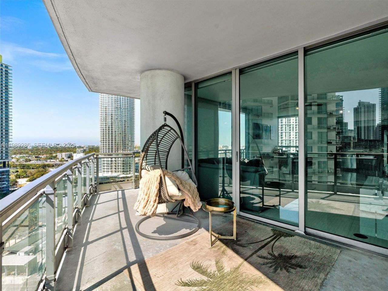 90 SW 3rd St , Unit 2013, Miami, FL 33130 Photo