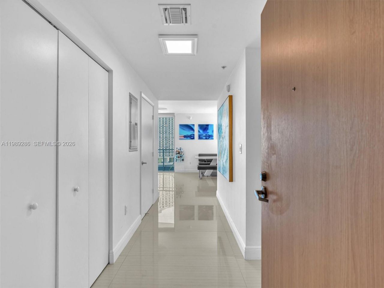 90 SW 3rd St , Unit 2013, Miami, FL 33130 Photo