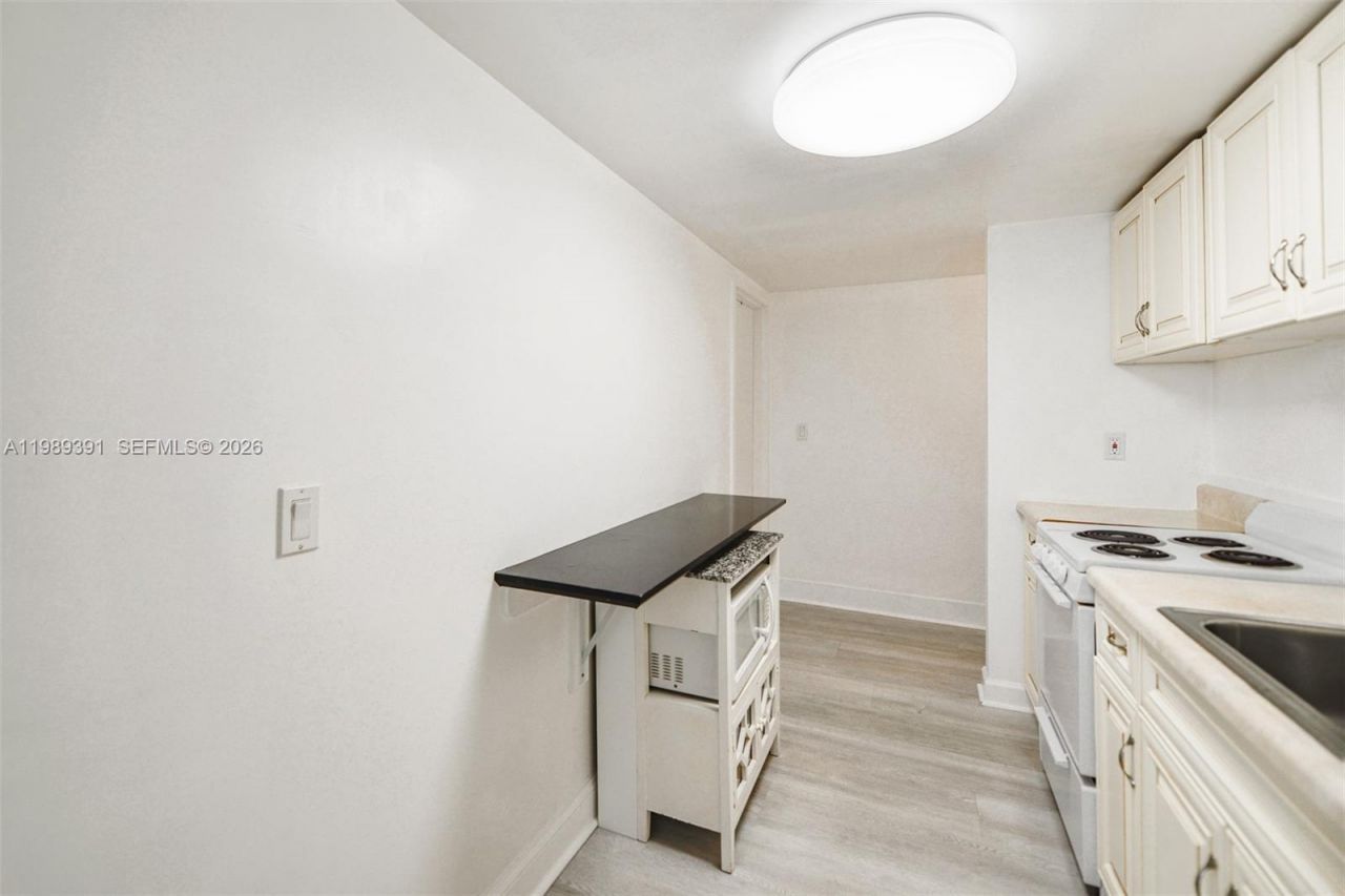 1936 S Ocean Dr , Unit 2D, Hallandale Beach, FL 33009 Photo