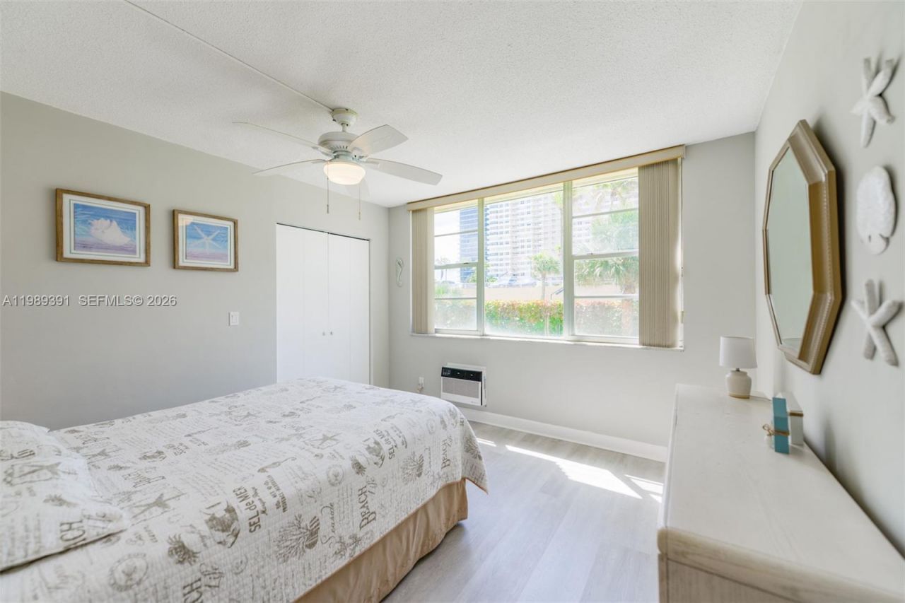 1936 S Ocean Dr , Unit 2D, Hallandale Beach, FL 33009 Photo