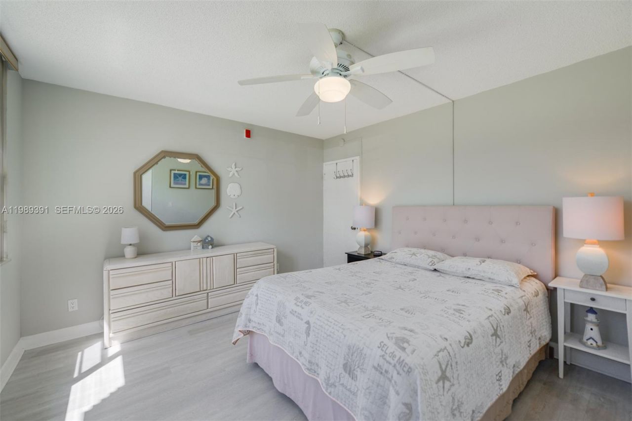 1936 S Ocean Dr , Unit 2D, Hallandale Beach, FL 33009 Photo