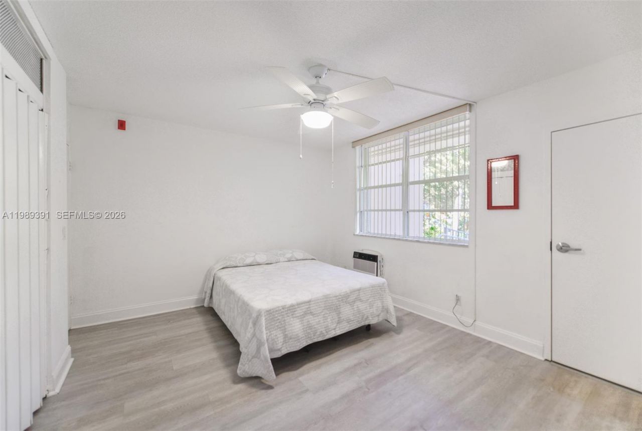 1936 S Ocean Dr , Unit 2D, Hallandale Beach, FL 33009 Photo