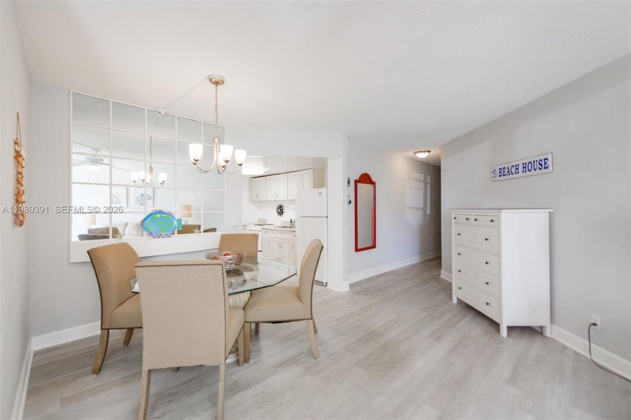 1936 S Ocean Dr , Unit 2D, Hallandale Beach, FL 33009 Photo