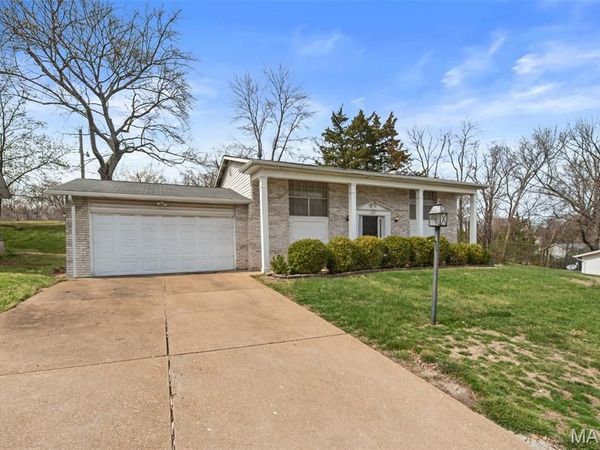 1771 Redcoat Drive , Maryland Heights, MO 63043