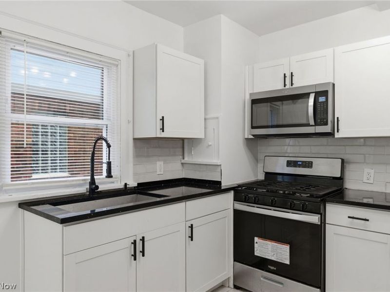 3009 Becket Road, Cleveland, OH 44120 Photo 9