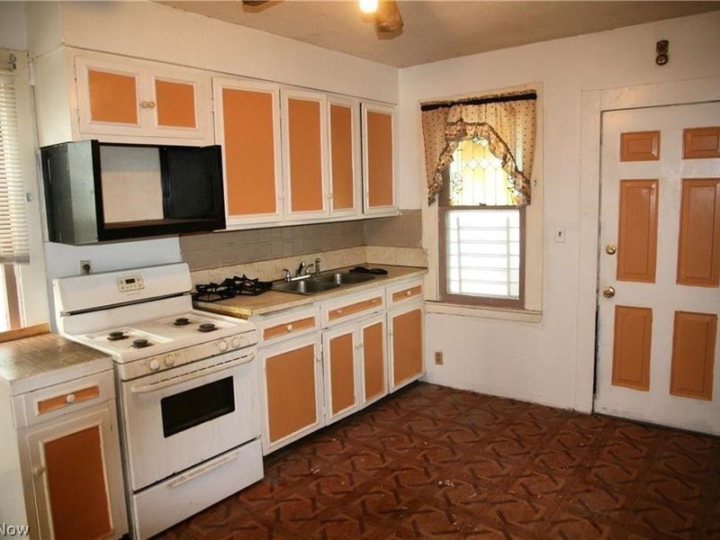 6525 Rogers Avenue, Cleveland, OH 44127 Photo 5