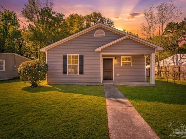911 Medford Ave, Pensacola, FL 32505