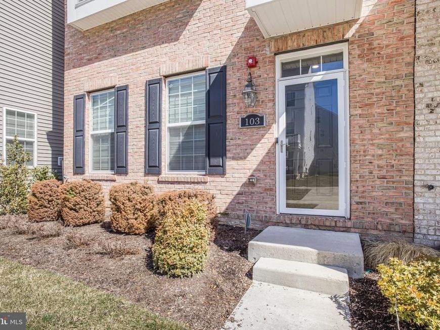 103 Waterside Mews, Bensalem, PA 19020 Main Photo