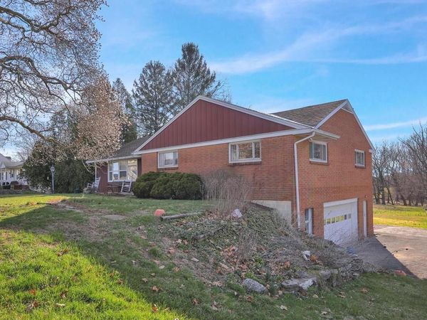 2460 HONEYSUCKLE LANE , LANCASTER, PA 17603