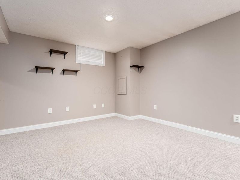 8659 Cadet Drive N, Galloway, OH 43119 Photo 38