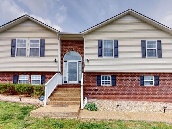 1504 Potter Dr, Columbia, TN 38401