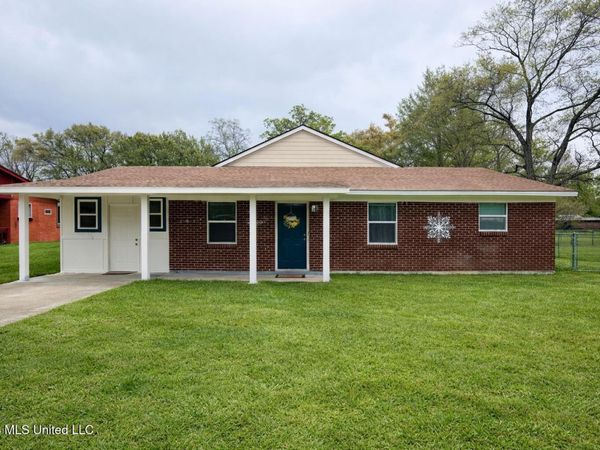 3912 Juniper Street, Moss Point, MS 39563