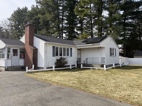 129 Fernbank Rd, Springfield, MA 01129
