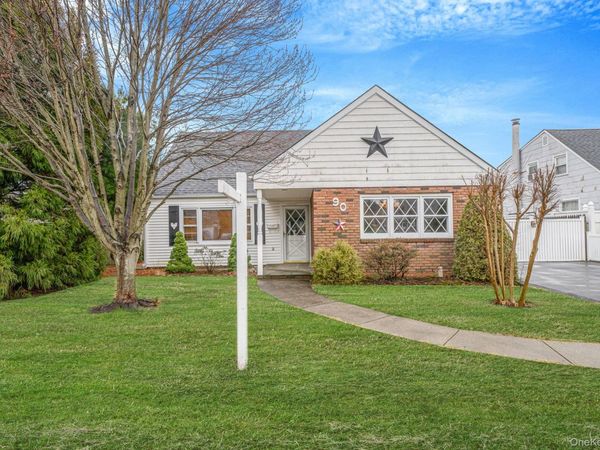 90 Haven Lane , Levittown, NY 11756