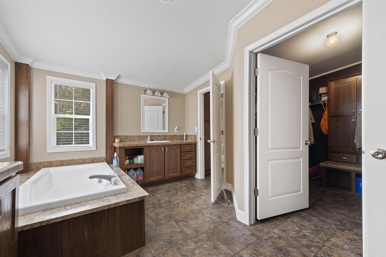 572 NE Oak Hill Road , Pinetta, FL 32350 Photo