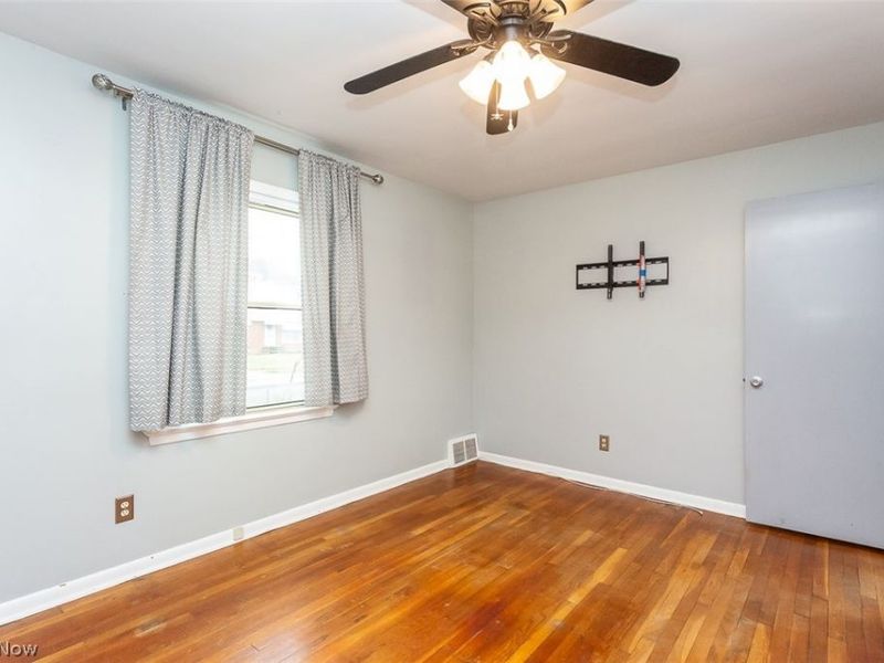 28855 Hazel Avenue, Wickliffe, OH 44092 Photo 13