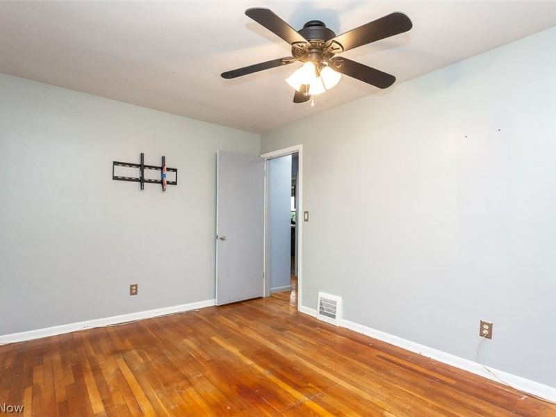 28855 Hazel Avenue, Wickliffe, OH 44092 Photo 14