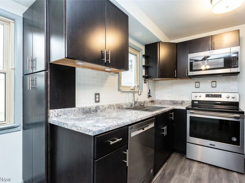 28855 Hazel Avenue, Wickliffe, OH 44092 Photo 8