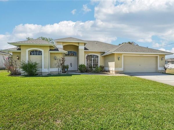 4007 11th ST W, LEHIGH ACRES, FL 33971