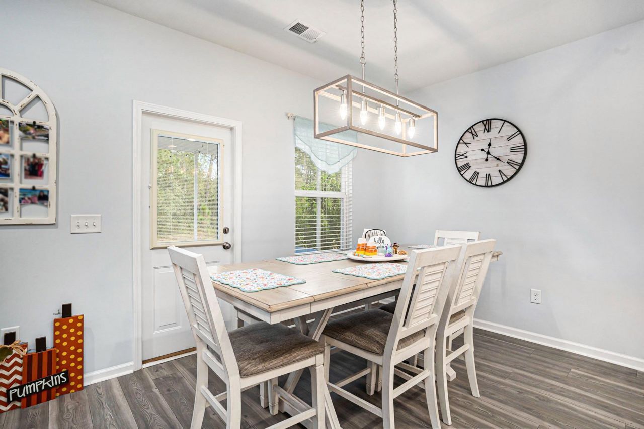 593 Heritage Downs Dr. Photo 11